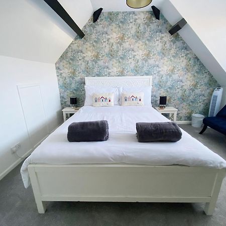 The Beach Hut - 1 Bedroom Apartment Near The Beach บอร์นมัธ ภายนอก รูปภาพ