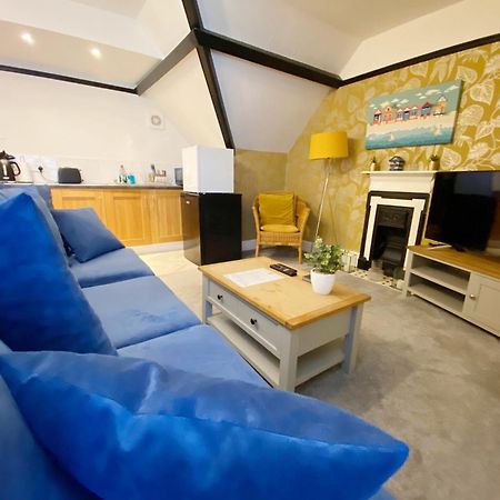 The Beach Hut - 1 Bedroom Apartment Near The Beach บอร์นมัธ ภายนอก รูปภาพ