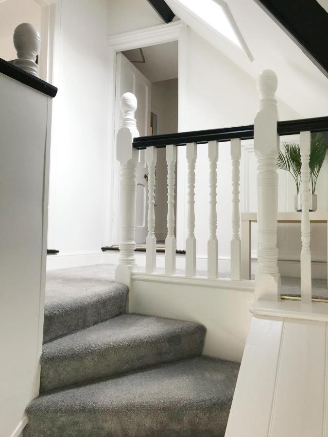 The Beach Hut - 1 Bedroom Apartment Near The Beach บอร์นมัธ ภายนอก รูปภาพ