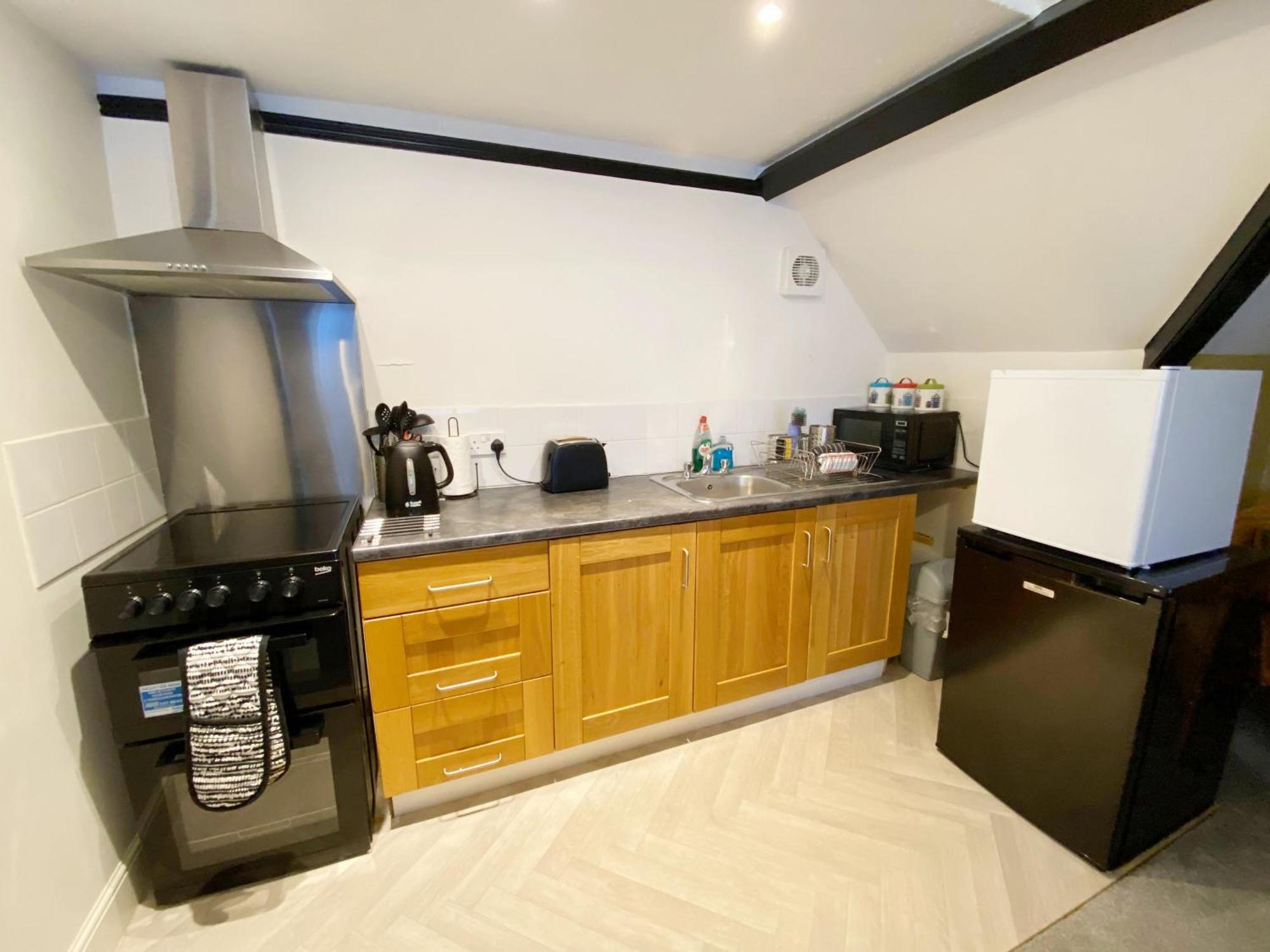 The Beach Hut - 1 Bedroom Apartment Near The Beach บอร์นมัธ ภายนอก รูปภาพ