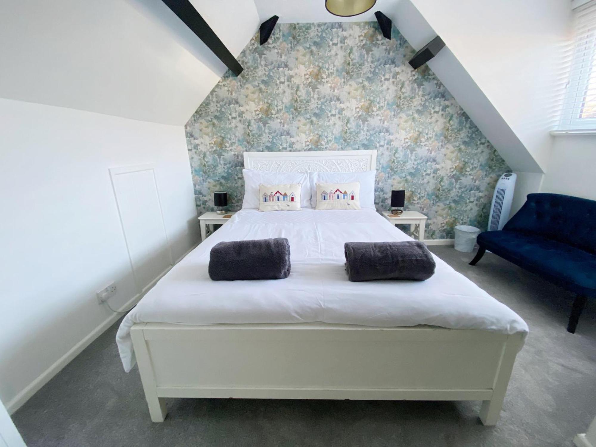 The Beach Hut - 1 Bedroom Apartment Near The Beach บอร์นมัธ ภายนอก รูปภาพ